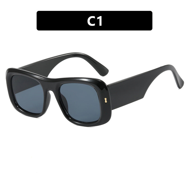 Women's square sunglasses with reflective protective lenses and modern frame construction Bowlift