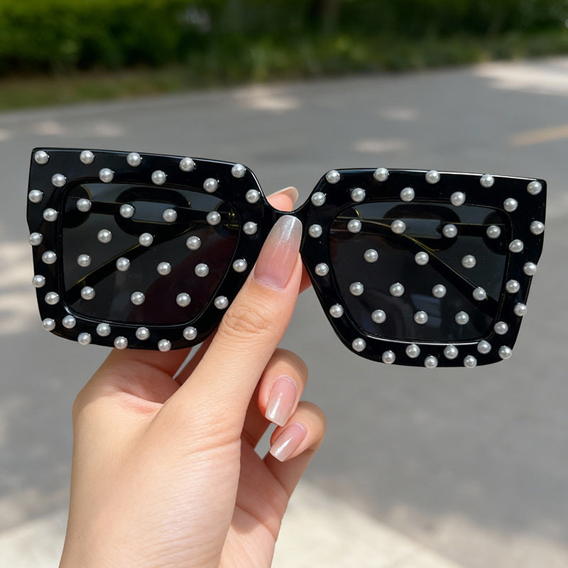 Decorative Pearl-Embellished Cat Eye Sunglasses Bowlift