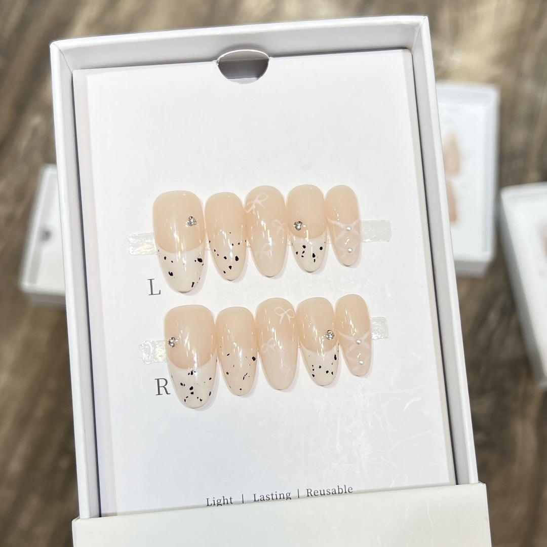 Handmade Decorative Press-On Nail Set Bowlift