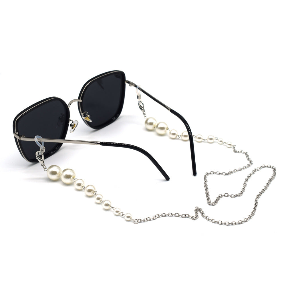 Elegant Pearl and Silver Eyewear Chain Bowlift