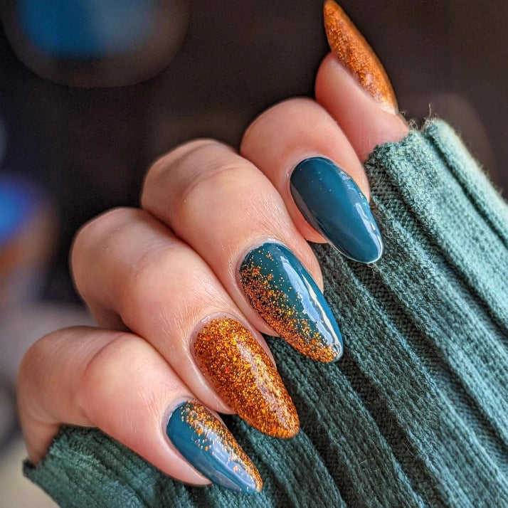 Amazing art nails with peacock feather design Bowlift
