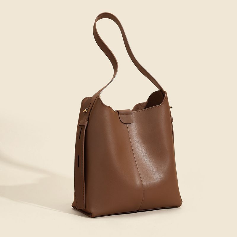 Elegant Structured Shoulder Bag Bowlift
