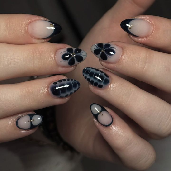 Artificial nail art with playful dots and bows Bowlift
