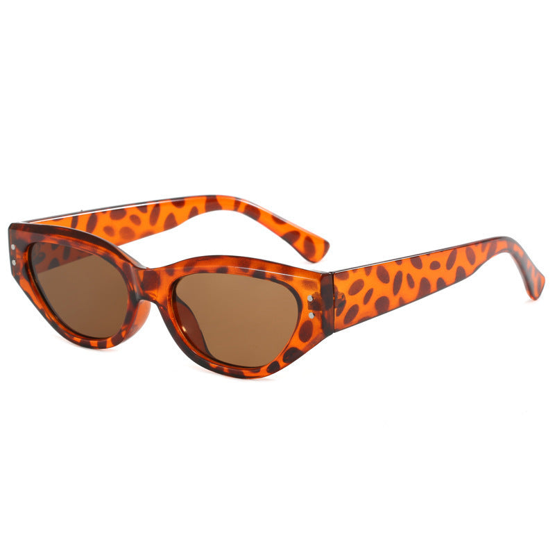 Women's fashionable sunglasses in trendy Cat-Eye style Bowlift