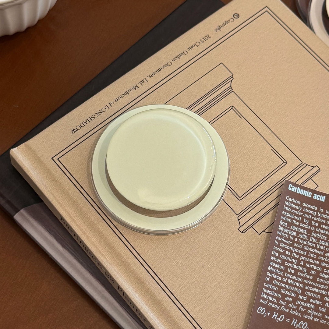 Elegant beef coaster made of high-quality glass Bowlift