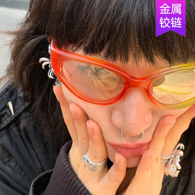 Women's fashionable sunglasses with an exceptional shape and contrasting color accents Bowlift