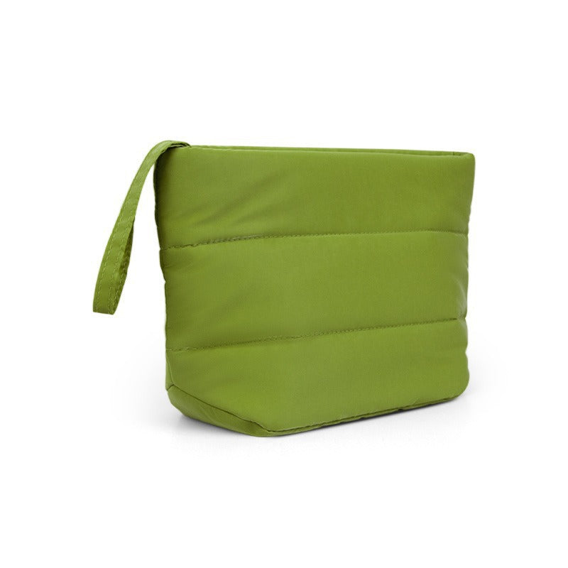 Stylish and Functional Cosmetic Bag Bowlift