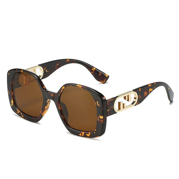 Women oversized sunglasses with extravagant geometric frame and elegant accents Bowlift