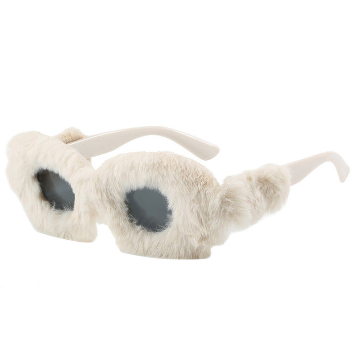 Women eye-catching designer sunglasses with luxurious fur frame Bowlift