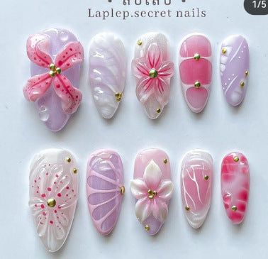 Artificial nail set with floral decorations and delicate glitter Bowlift