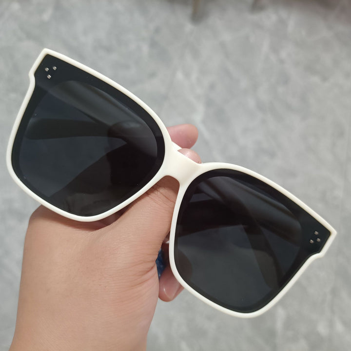 Ladies Oversized Sunglasses in Modern Design Bowlift