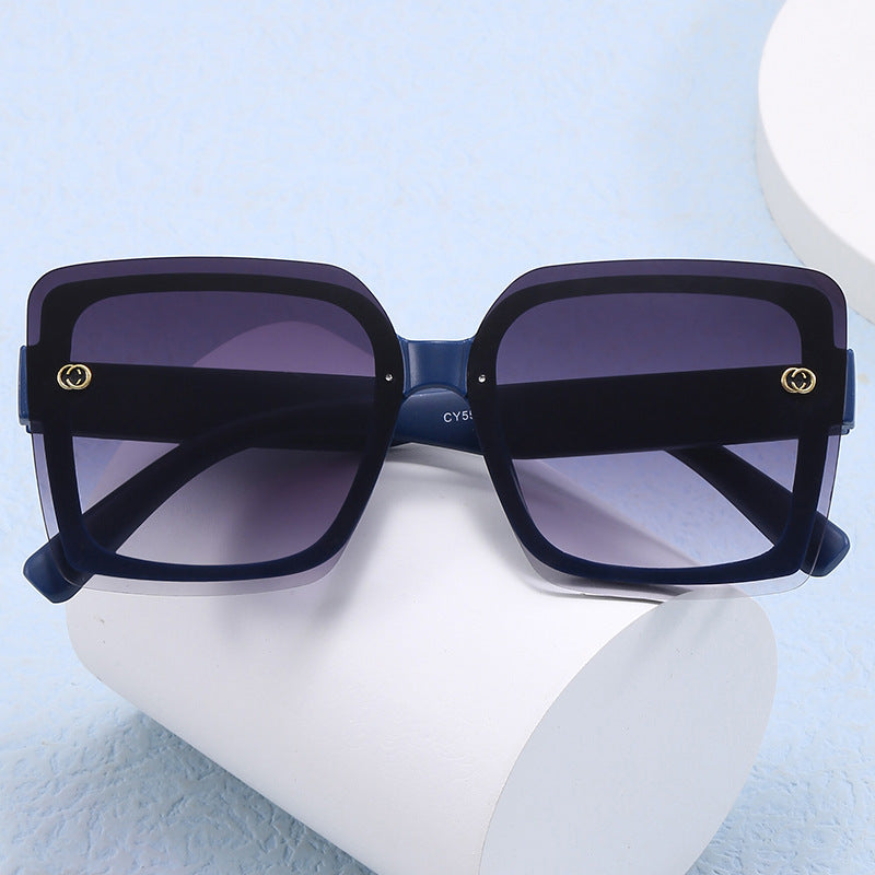 Women's oversized square sunglasses with elegant frame Bowlift