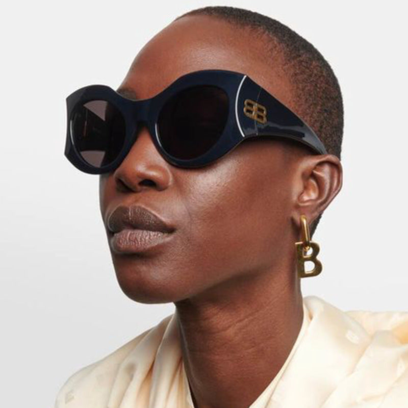 Ladies stylish Cat-Eye sunglasses with high-gloss design and protective lenses Bowlift