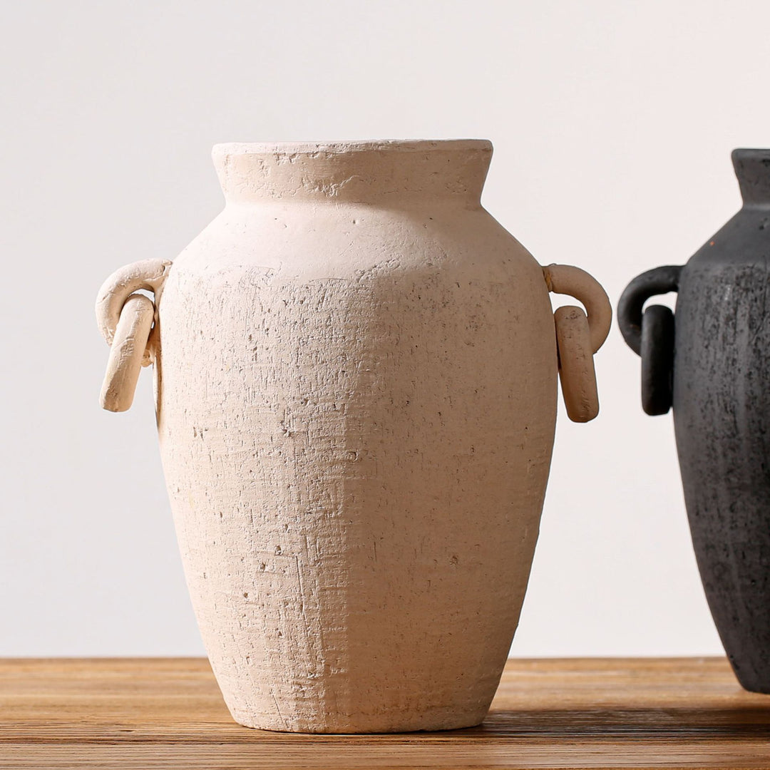 Antique ceramic vase with texture Bowlift