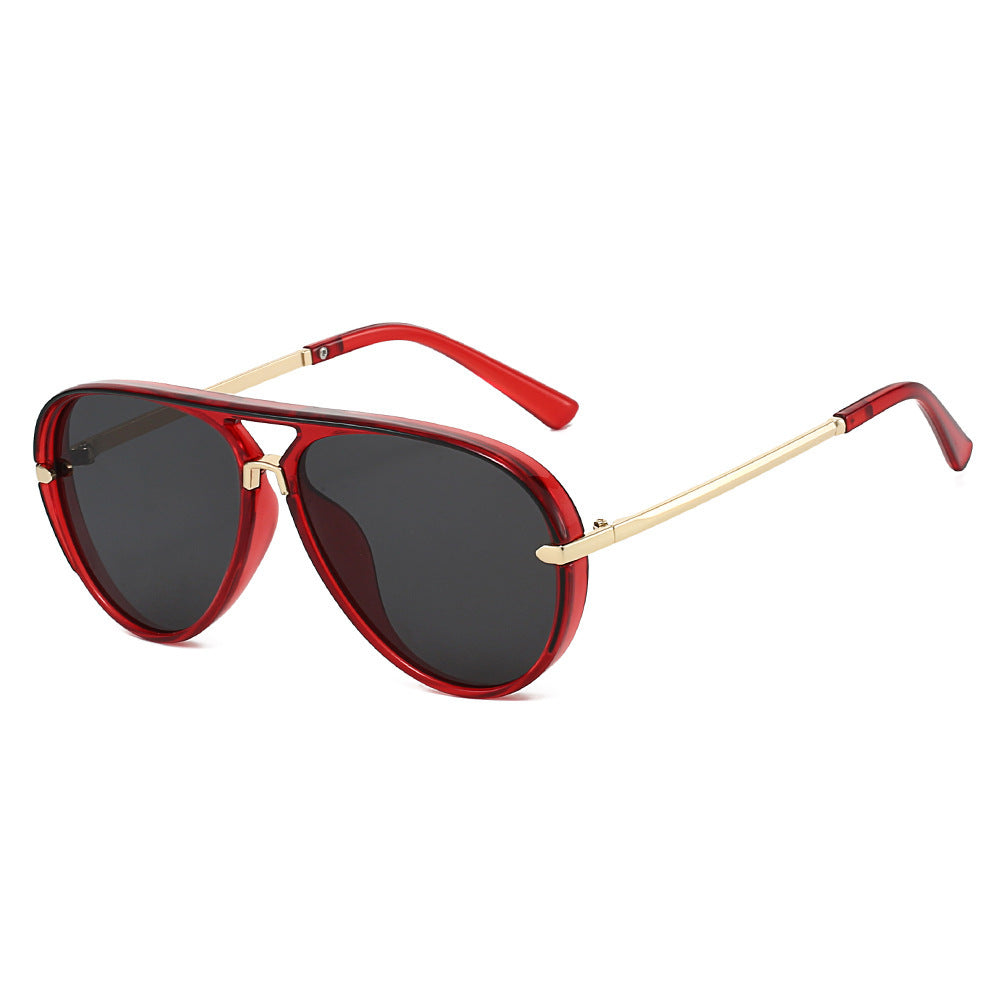Elegant Aviator Sunglasses with Gold Accents Bowlift