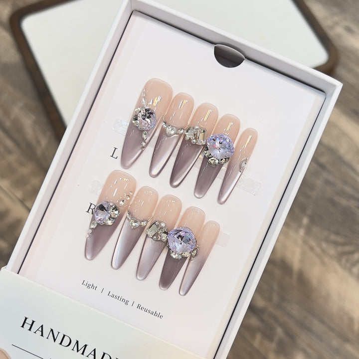 Glamorous Press-On Nail Art Set Bowlift