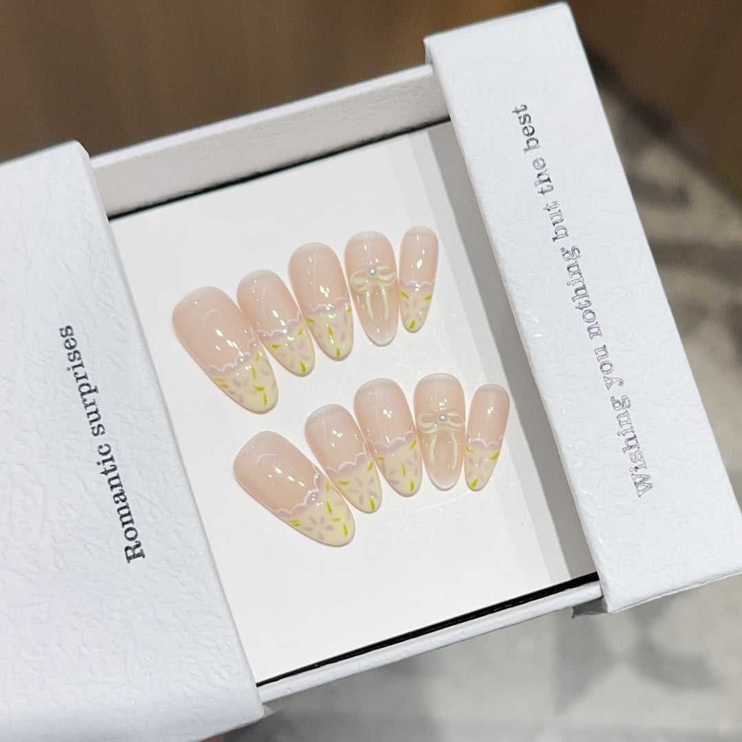 Artificial nails with romantic floral designs Bowlift