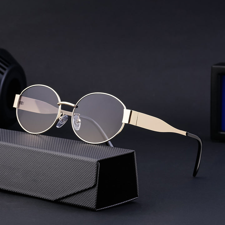 Ladies fashionable sunglasses in elegant oval design Bowlift
