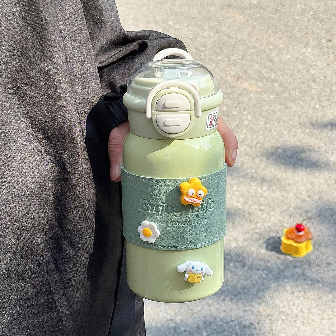 Ladies multifunctional drinking bottle with creative silicone elements Bowlift