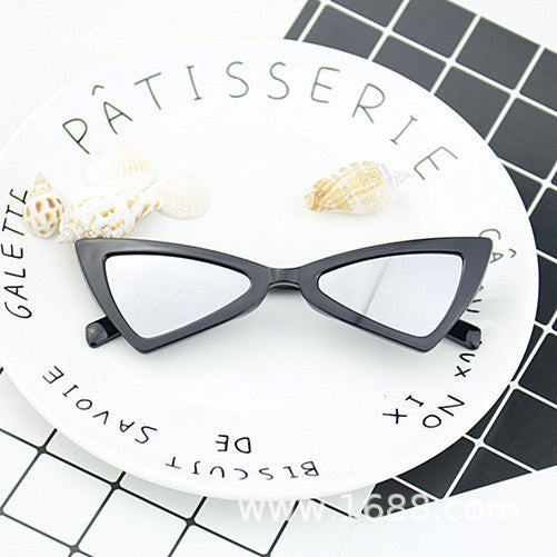 Women's fashionable Cat-Eye sunglasses with elegant design Bowlift