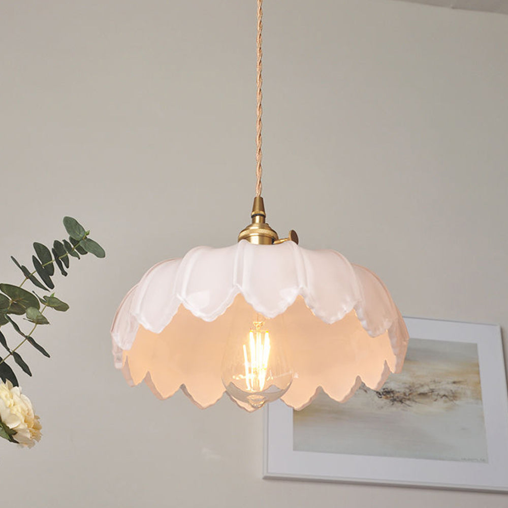 BowLift | Glass light that delights with details!