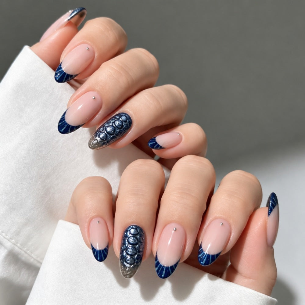 Artificial nails with elegant tip decoration and decorative accents Bowlift