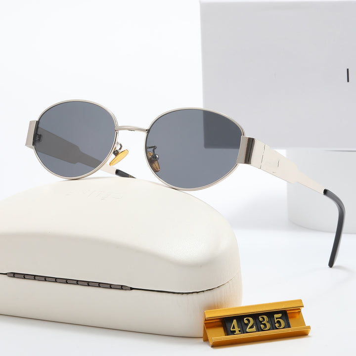 Ladies Elegant Designer Sunglasses with Filigree Frame and UV Protection Bowlift