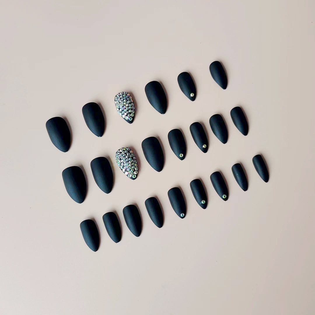 Artificial nail set with matte finish and sparkling accents Bowlift