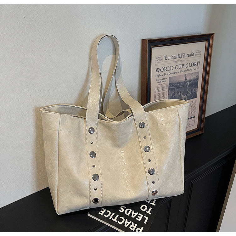 High-quality vintage leather bag Bowlift