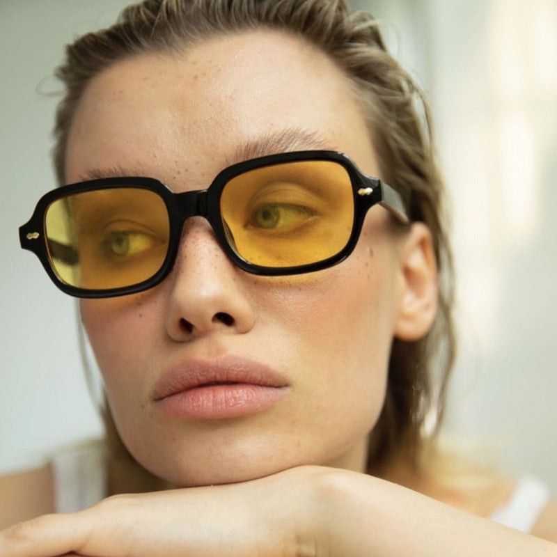 Ladies fashionable sunglasses with angular frame and yellow lenses Bowlift