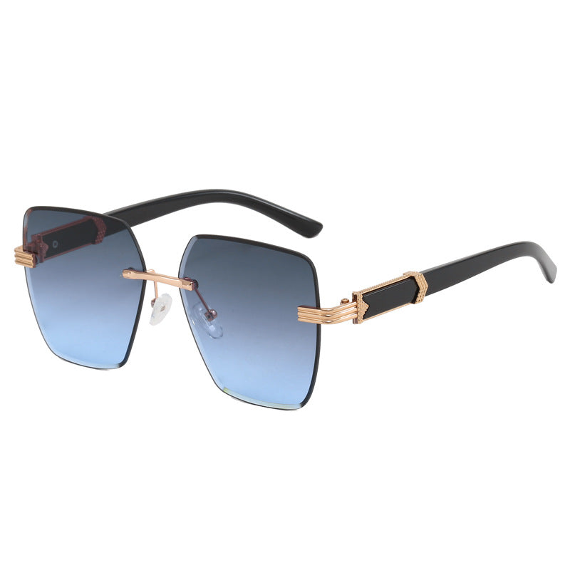 Ladies luxury sunglasses with unique frame and elegant accents Bowlift