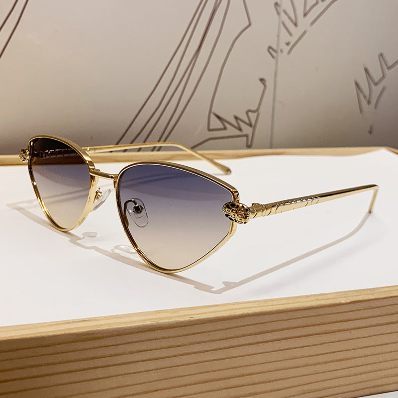Ladies Designer Sunglasses with Chic Cat Eye Design and Luxurious Frame Bowlift