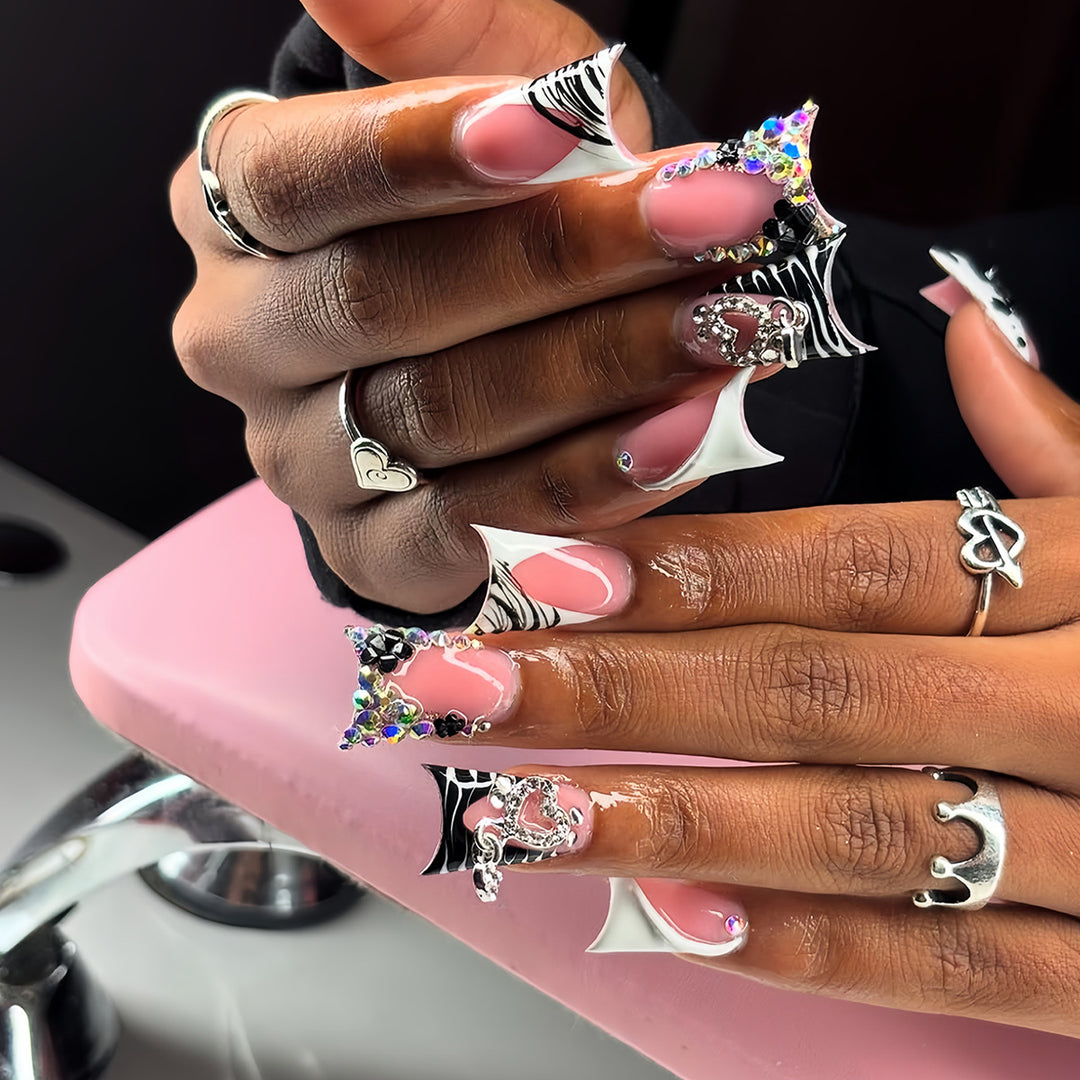 Glamorous Rhinestone Embellished Press-On Nail Set Bowlift
