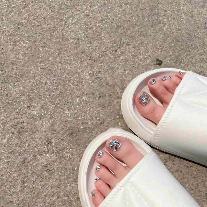 Rhinestone-Embellished Flip Flop Sandals Bowlift