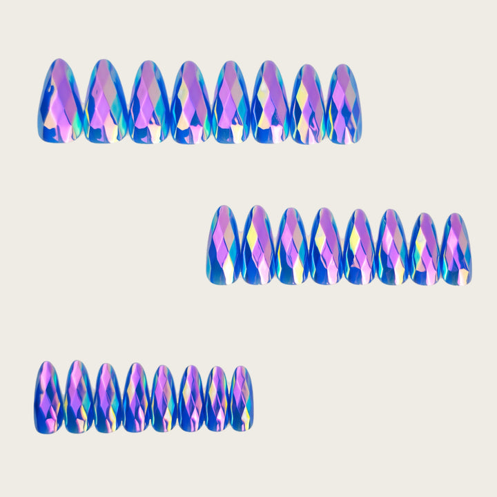 Artificial nails with faceted crystal design Bowlift