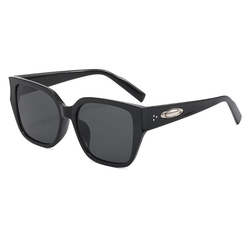 Women's sunglasses in modern square design with clear lenses Bowlift