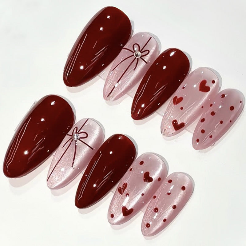 Artificial nail set with romantic heart and glitter designs Bowlift