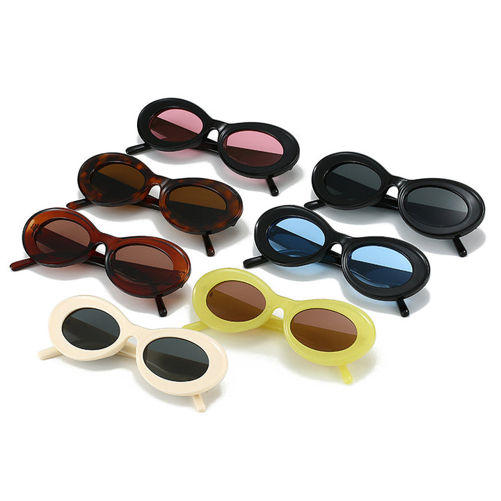 Ladies fashionable sunglasses in oval design Bowlift