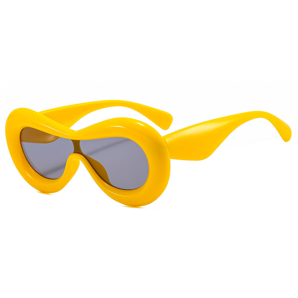 Ladies fashionable sunglasses with nostalgic flair Bowlift