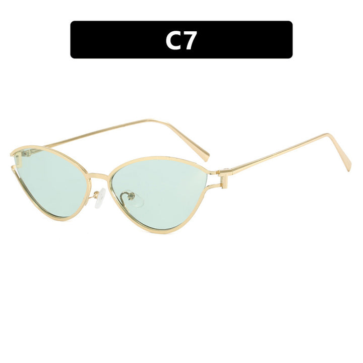 Ladies Cat-Eye Sunglasses in Elegant Gold Frame Bowlift