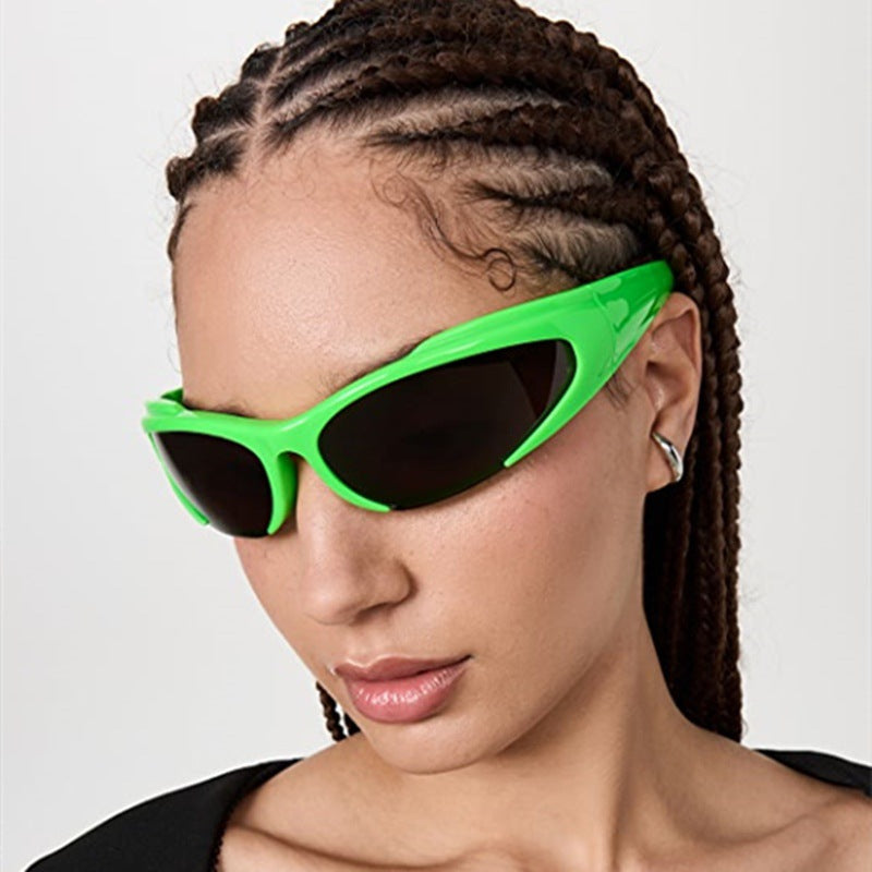 Ladies sporty UV protection sunglasses with aerodynamic design Bowlift