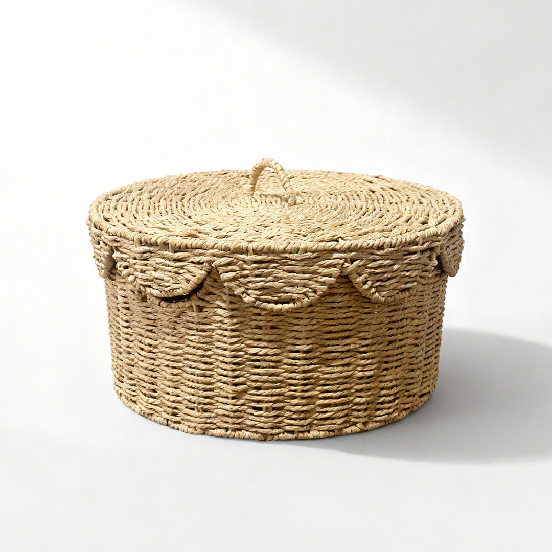 Rustic storage basket with lid Bowlift