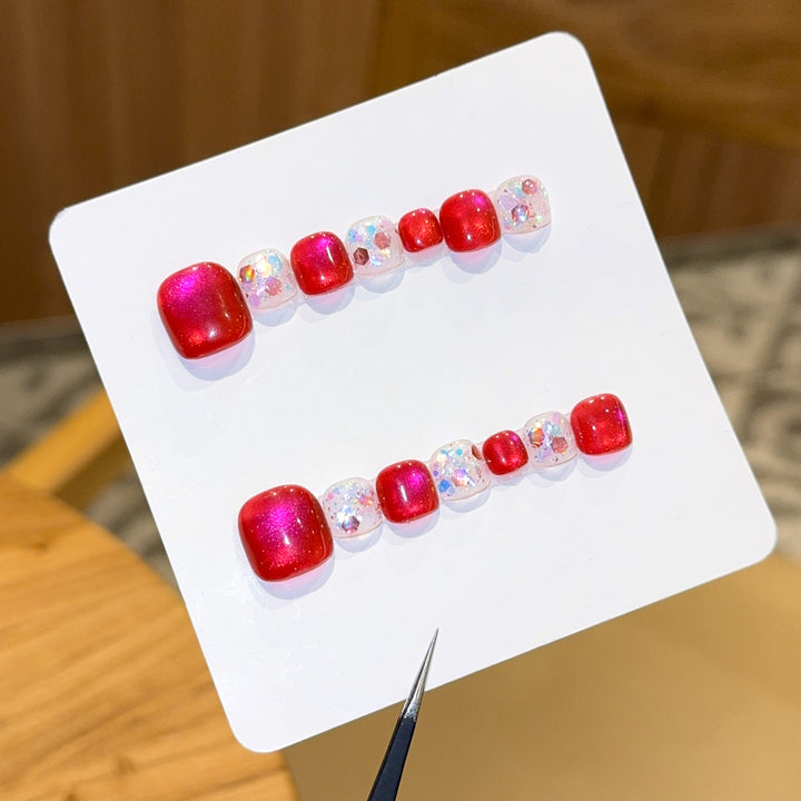 Artificial nails with sparkling accents and glittering design Bowlift