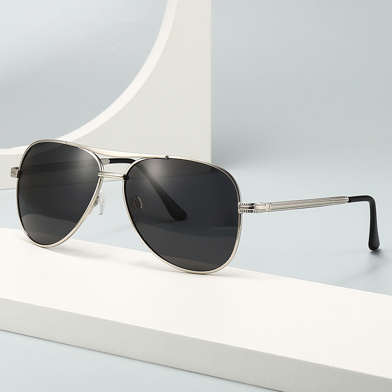 Men's fashionable pilot sunglasses with scratch-resistant lenses Bowlift