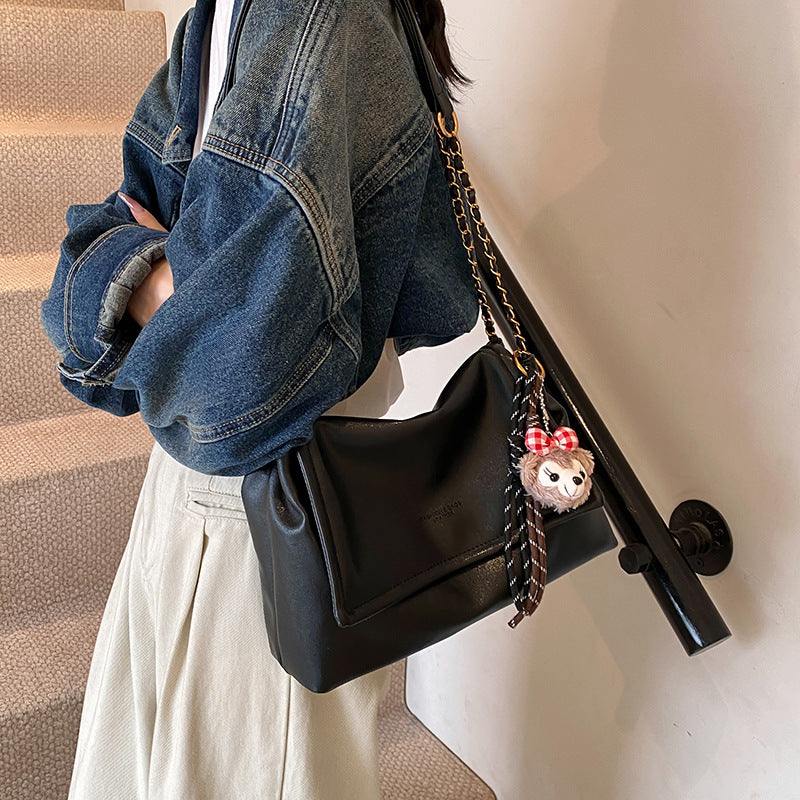 Modern Chain-Strap Handbag Bowlift