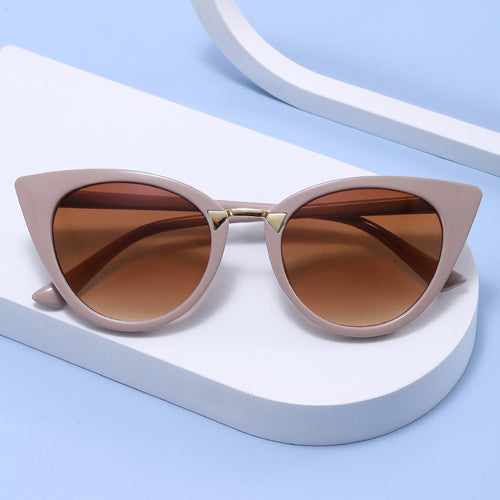 Ladies Cat-Eye Sunglasses with Elegant Golden Detail Bowlift