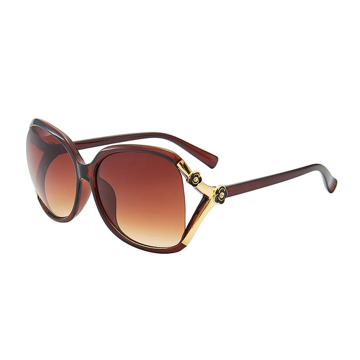 Women's large cat-eye sunglasses with decorative accents Bowlift
