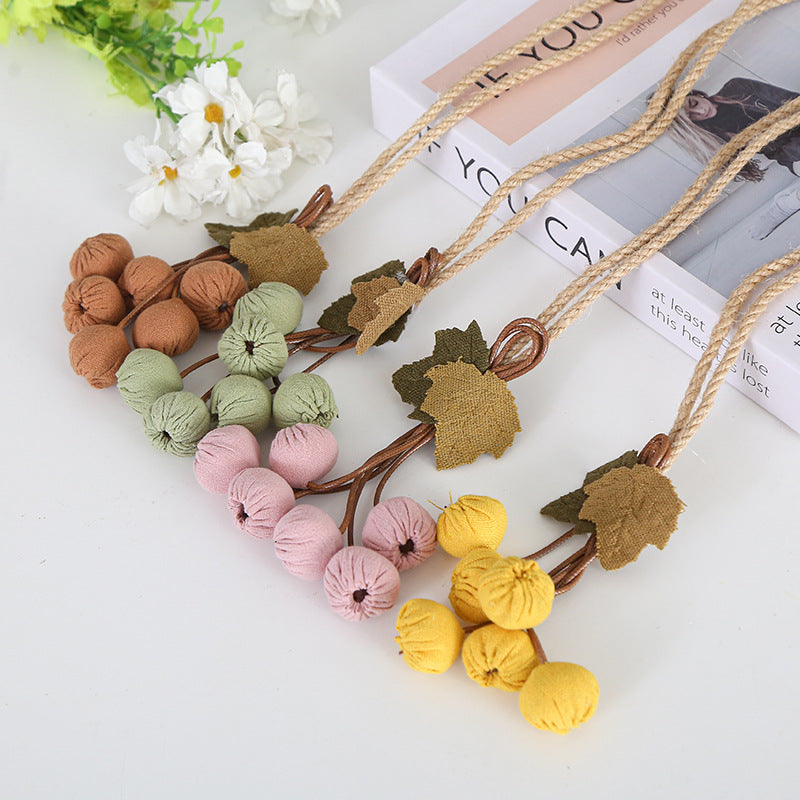Decorative curtain tieback Bowlift