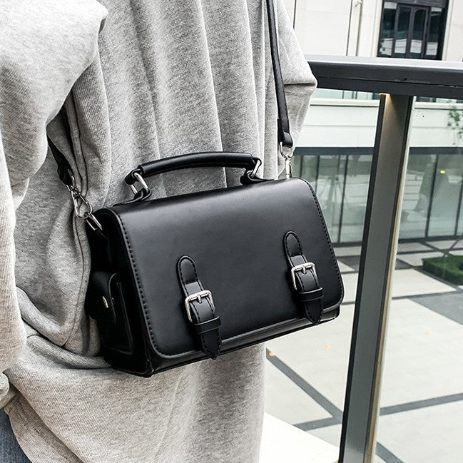 Elegant Handbag with Textured Design Bowlift