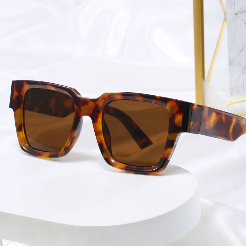 Ladies stylish square sunglasses with polarized lenses Bowlift